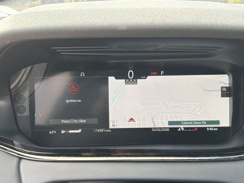 Used 2025 Land Rover Range Rover Evoque Dynamic SE image 21