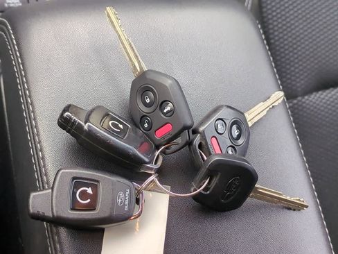 Used 2018 Subaru Outback 2.5i Premium image 32