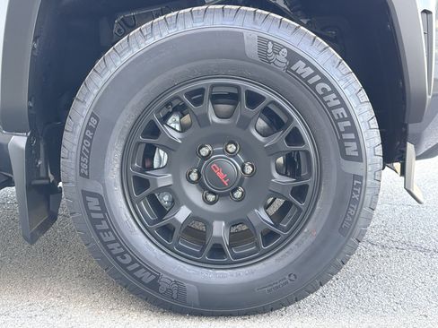 New 2025 Toyota 4Runner TRD Off-Road Premium w/ Tow Technology Package AWD/4WD image 46