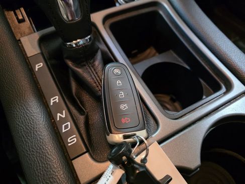 Used 2018 Ford Taurus SEL w/ Equipment Group 201A image 21