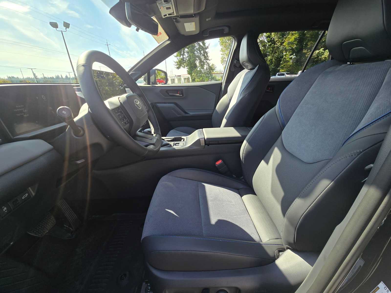 Used 2026 Toyota RAV4 XSE w/ Panoramic Sun Roof Package AWD/4WD image 21