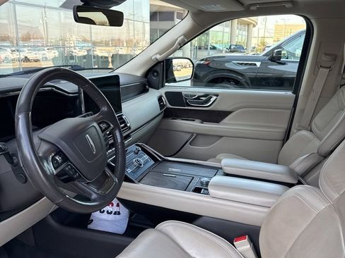 Used 2018 Lincoln Navigator Select w/ Technology Package image 26