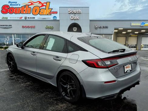 Used 2024 Honda Civic Sport image 4