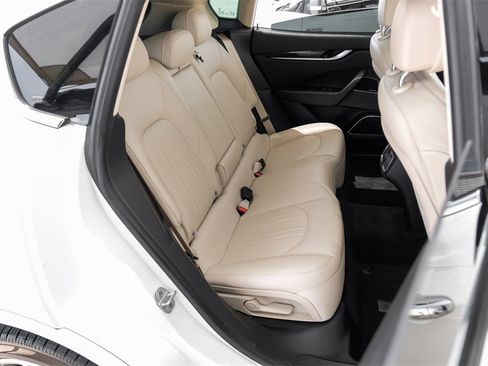 Used 2019 Maserati Levante Base image 40