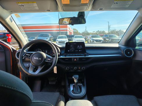 Used 2022 Kia Forte LXS image 14