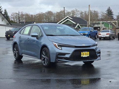 New 2026 Toyota Corolla SE image 2