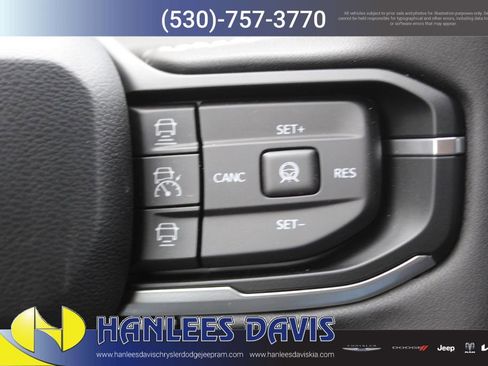 New 2026 Jeep Cherokee Limited image 32