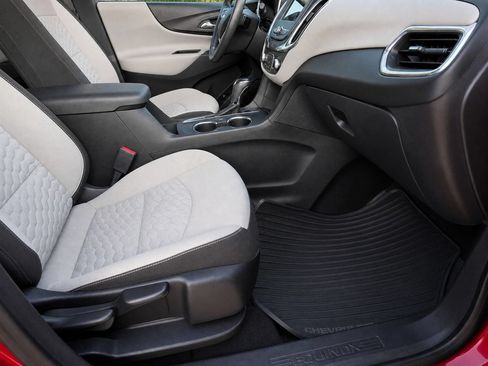Used 2019 Chevrolet Equinox LT FWD image 41