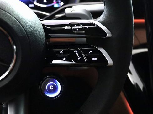 Used 2024 Mercedes-Benz SL 55 AMG 4MATIC w/ Driver Assistance Package image 6