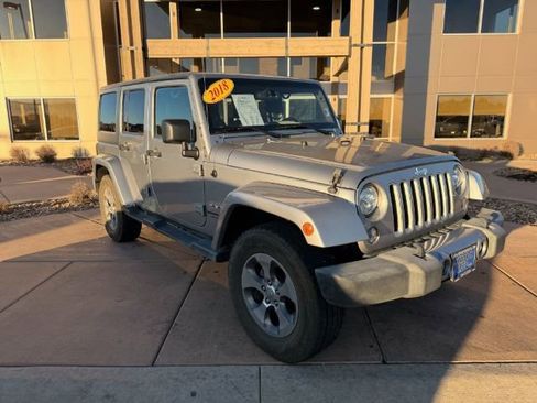 Used 2018 Jeep Wrangler Unlimited Sahara AWD/4WD image 11