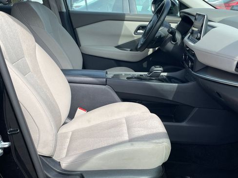 Used 2025 Nissan Rogue SV image 29