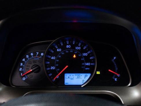 Used 2013 Toyota RAV4 LE image 11