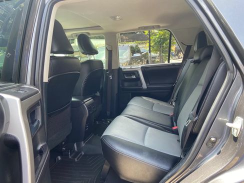 Used 2016 Toyota 4Runner SR5 Premium RWD image 28