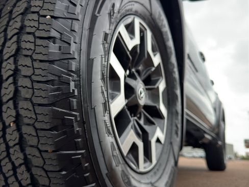 Used 2020 Toyota Tacoma TRD Off-Road image 9