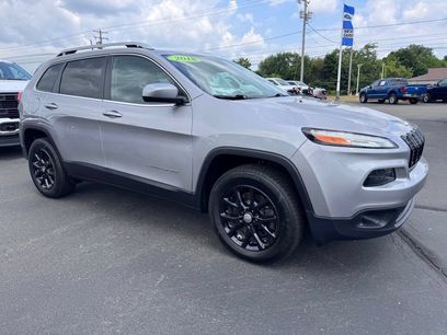 Used 2018 Jeep Cherokee Latitude Plus w/ Comfort/Convenience Group