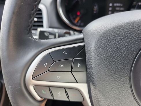 Used 2019 Jeep Grand Cherokee Altitude RWD image 14