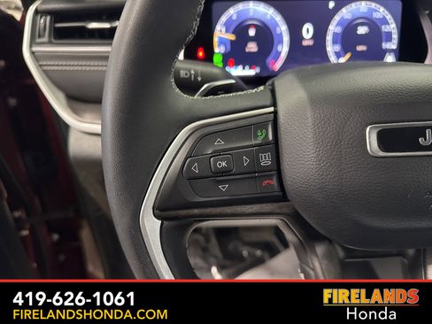 Used 2023 Jeep Grand Cherokee Limited image 18