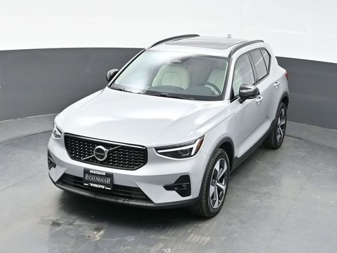 Certified 2026 Volvo XC40 B5 Plus w/ Protection Package Premier AWD/4WD image 28