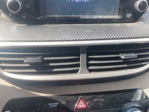 Used 2019 Hyundai Tucson SE image 12