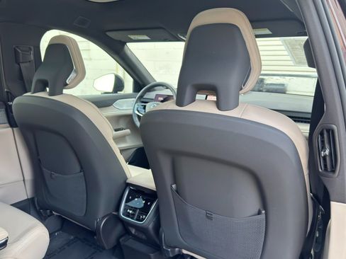 Used 2025 Volvo EX90 Ultra AWD/4WD image 36