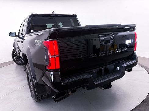 Used 2025 Toyota Tacoma TRD Off-Road AWD/4WD image 8