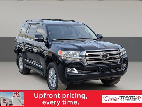 Used 2018 Toyota Land Cruiser AWD/4WD image 2
