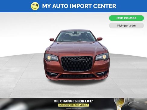 Used 2021 Chrysler 300 Touring L w/ Popular Equipment Group AWD/4WD image 2