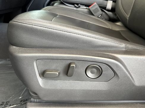 Used 2024 GMC Sierra 1500 SLT image 12