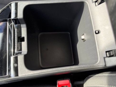 Used 2023 Jeep Grand Cherokee L Laredo image 21