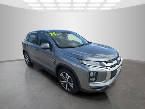 Used 2025 Mitsubishi Outlander Sport ES image 2