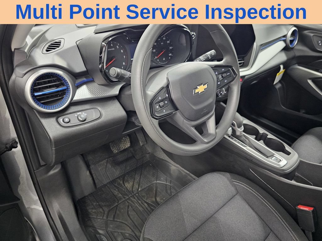 Used 2026 Chevrolet Trax LS w/ LS Convenience Package FWD image 11