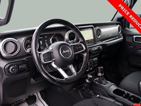 Used 2022 Jeep Wrangler Unlimited Sahara w/ Cold Weather Group image 13