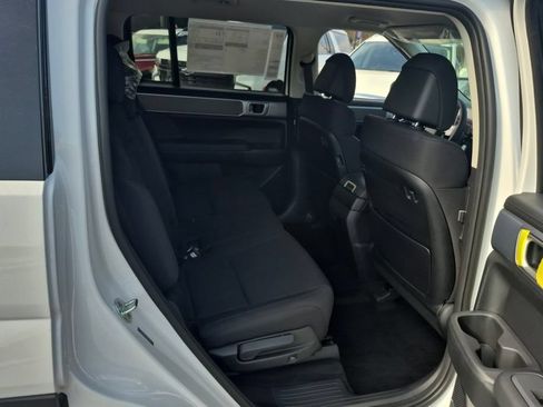 New 2027 Hyundai Santa Fe SE FWD image 17