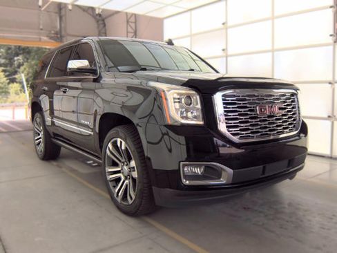 Used 2018 GMC Yukon Denali w/ Denali Ultimate Package RWD image 3