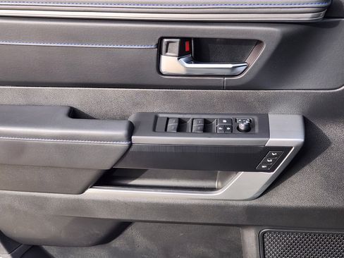 Used 2025 Toyota Sequoia Platinum image 23