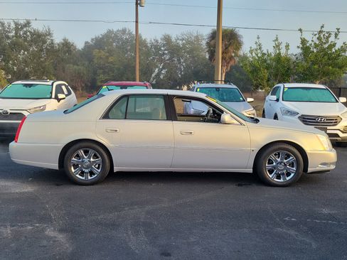 Used 2006 Cadillac DTS w/ Trunk Convenience Package image 7