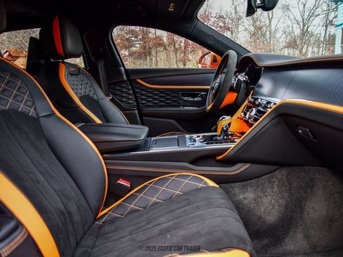 Used 2024 Bentley Flying Spur W12 image 30