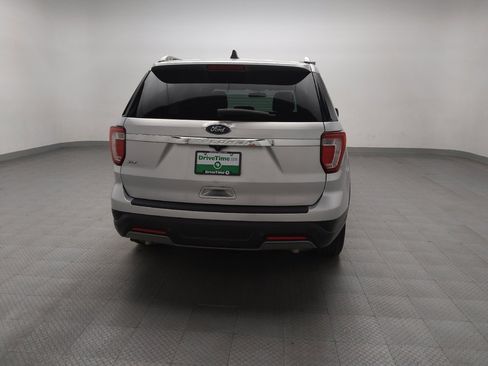 Used 2019 Ford Explorer XLT image 7