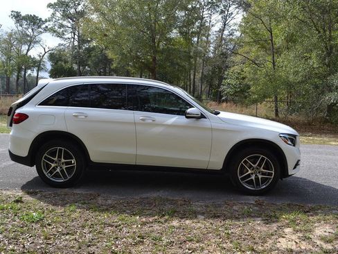 Used 2019 Mercedes-Benz GLC 300 w/ AMG Line image 33