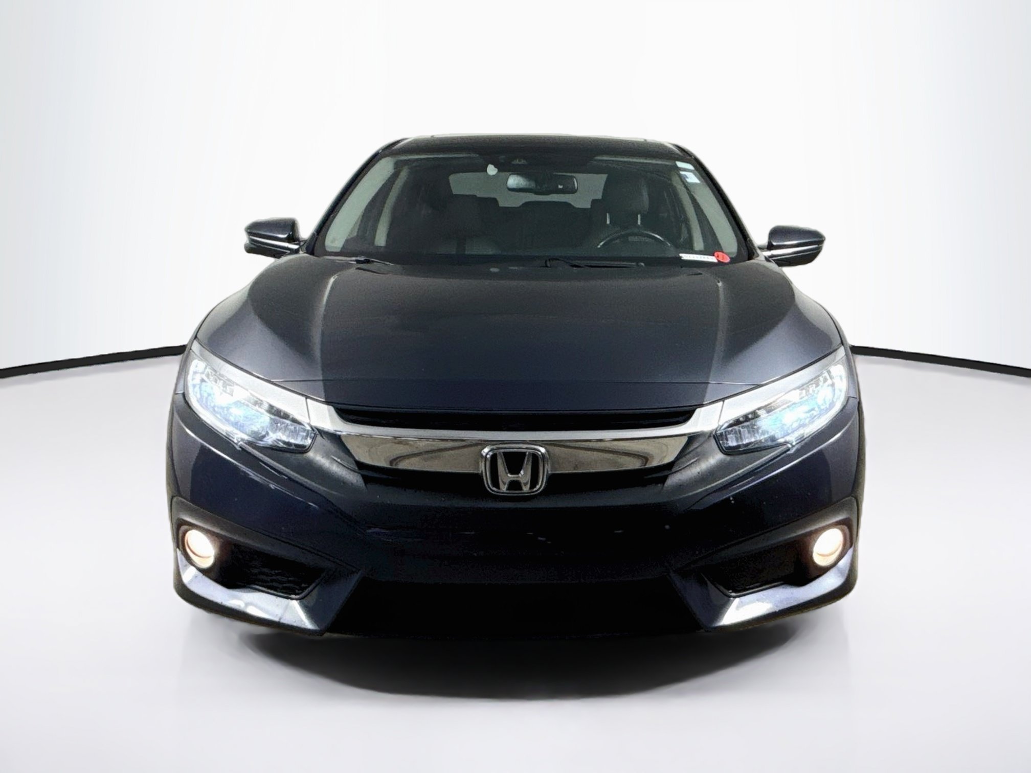 Used 2018 Honda Civic Touring image 3