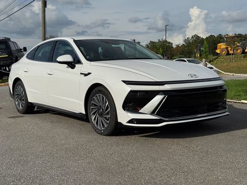Used 2025 Hyundai Sonata SEL FWD image 7