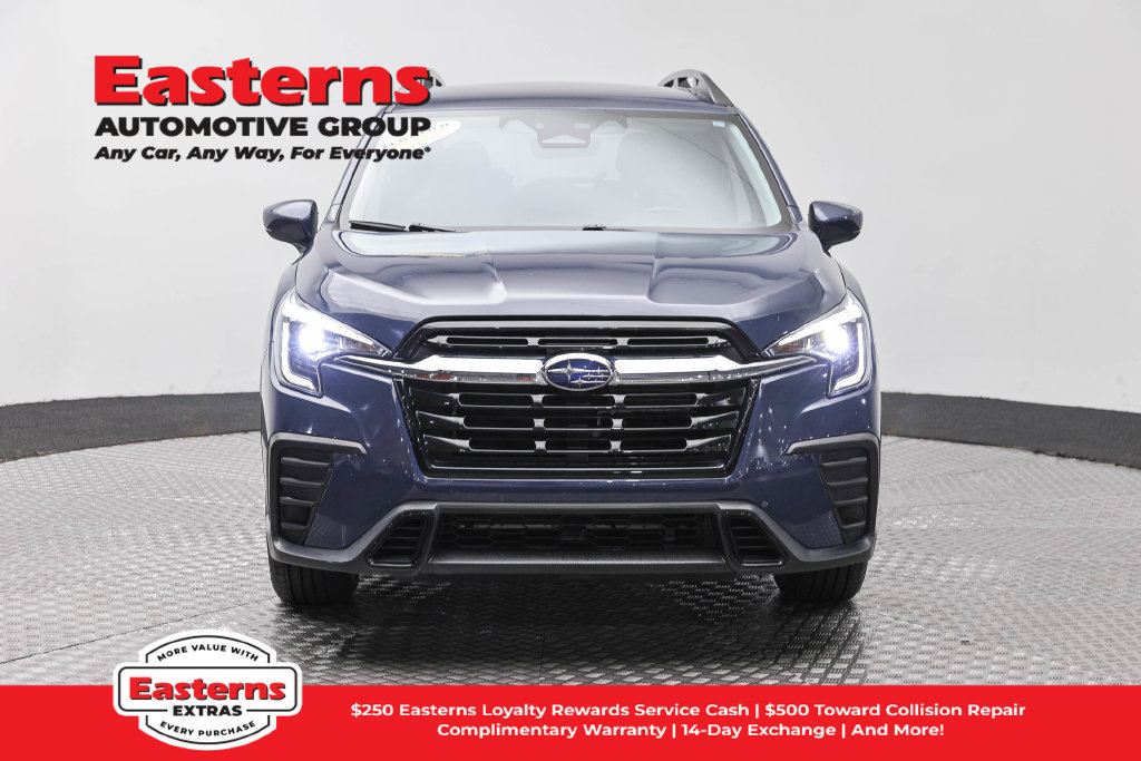 Used 2025 Subaru Ascent Premium AWD/4WD image 3