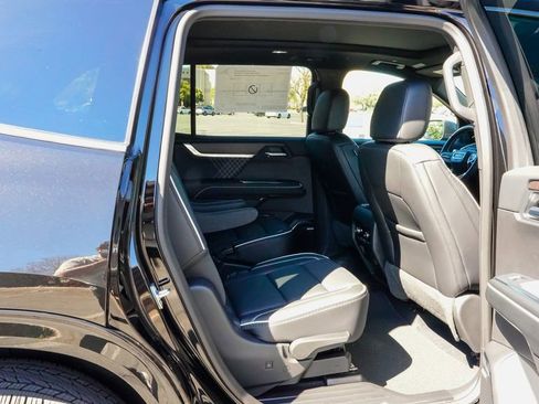 New 2026 GMC Acadia Denali w/ Super Cruise Package FWD image 10