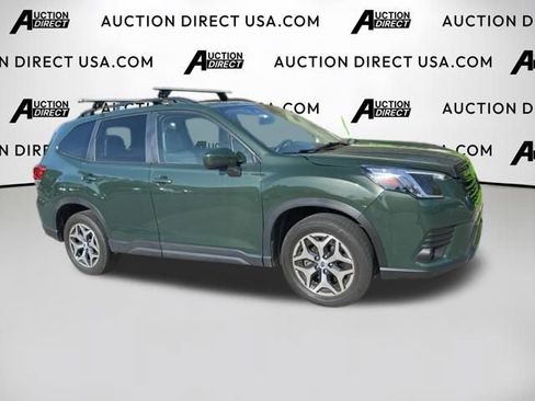 Used 2024 Subaru Forester Premium image 5
