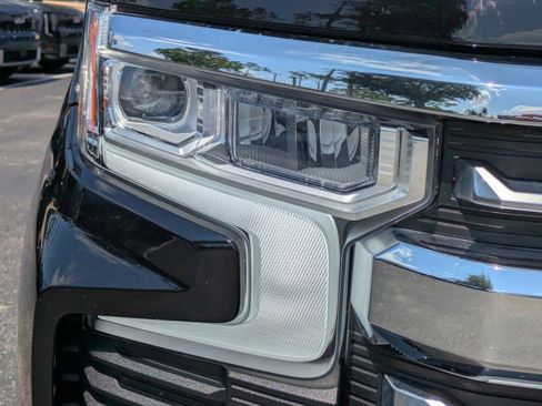 Used 2022 Chevrolet Silverado 1500 LTZ w/ Technology Package AWD/4WD image 8