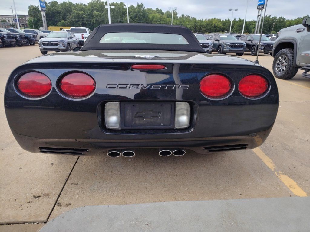 Used 2003 Chevrolet Corvette Convertible RWD image 5