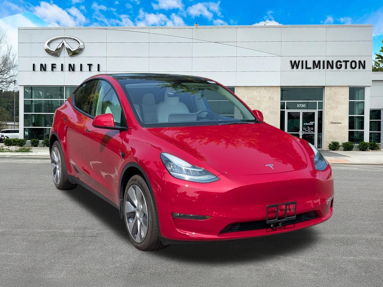 Used 2023 Tesla Model Y Long Range AWD/4WD image 1