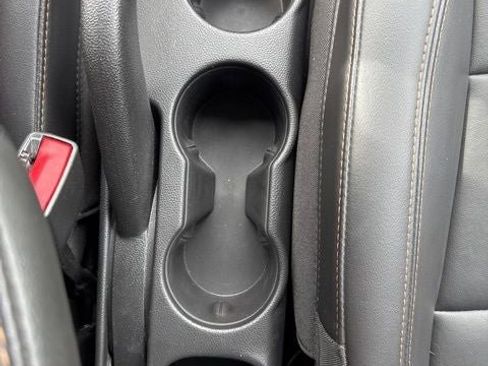 Used 2021 Chevrolet Trax LT w/ Premium Seat Package image 30