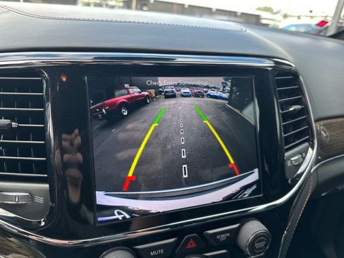 Used 2019 Jeep Grand Cherokee Summit AWD/4WD image 32
