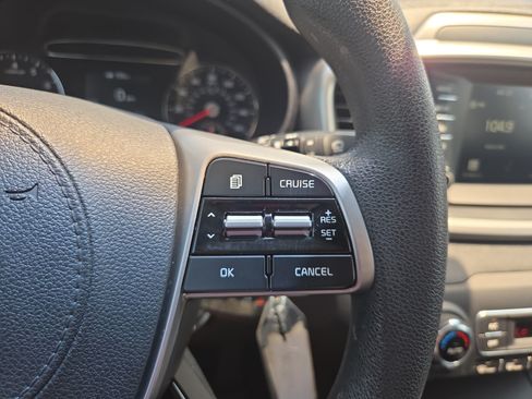 Used 2019 Kia Sorento FWD V6 image 13